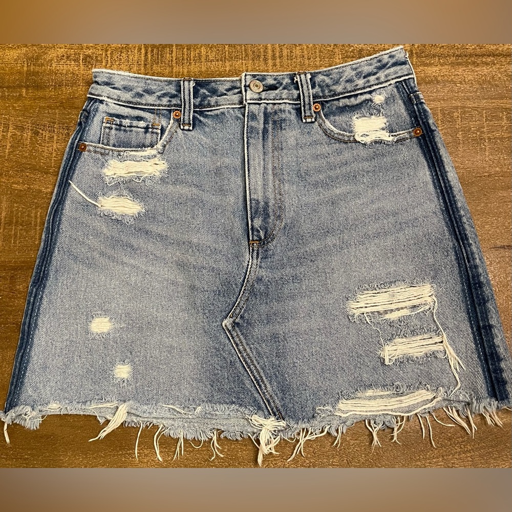 NWOT Abercrombie & Fitch Distressed Denim Skirt